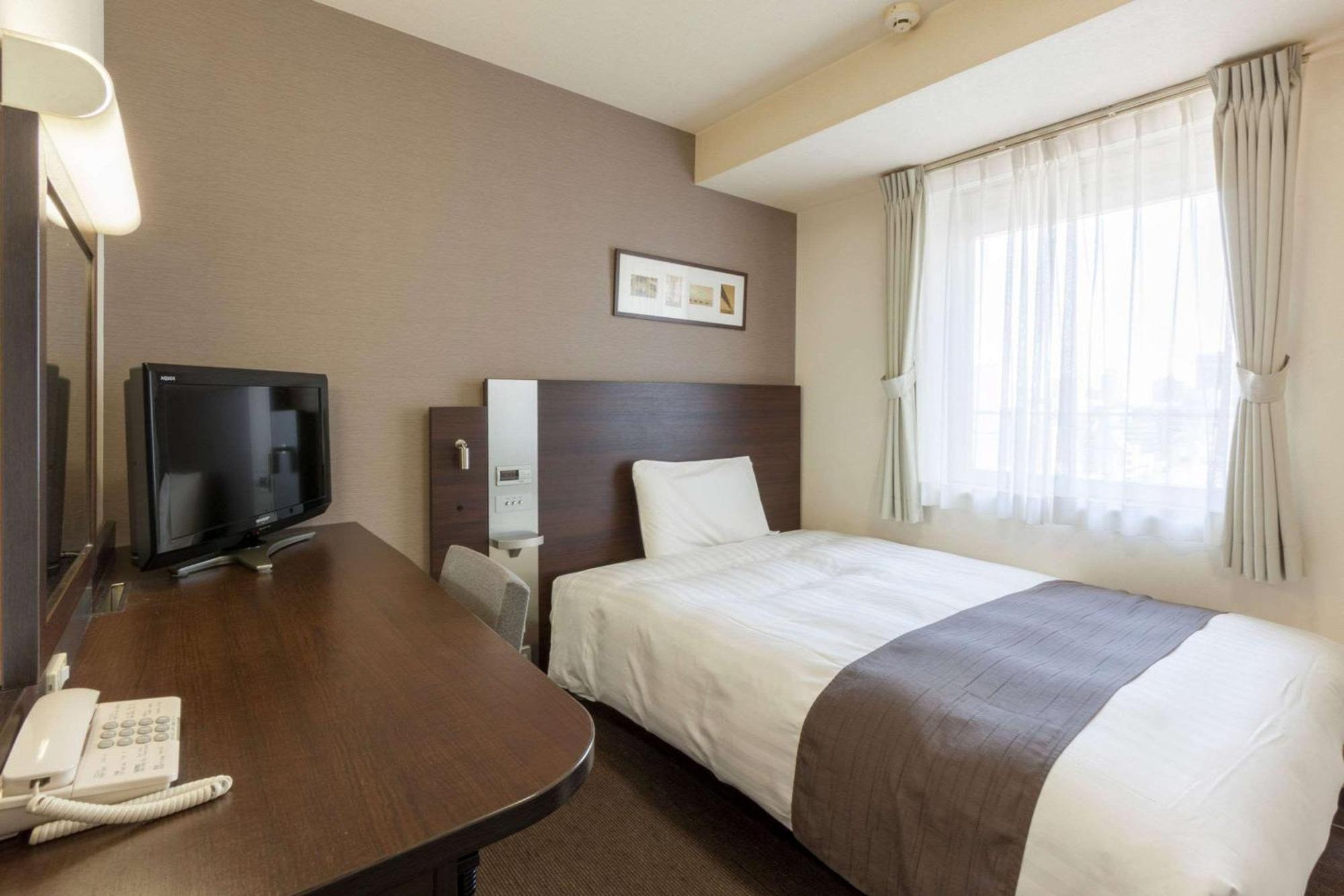 Comfort Hotel Yokohama Kannai Экстерьер фото